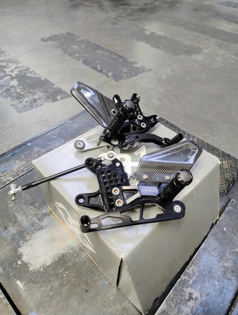 Gilles Tooling AS31GT2 rearsets Street Triple R '13